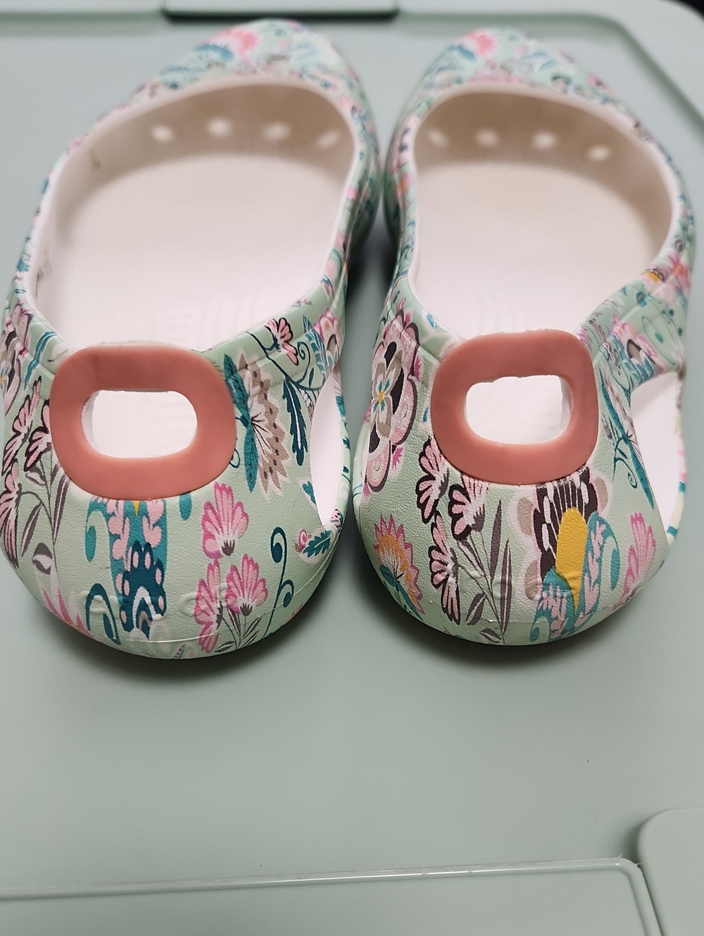 Vera Bradley Crocs Flats - Picture 3 of 9